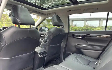 Toyota Highlander, 2024 год, 4 444 155 рублей, 27 фотография