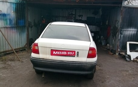 Opel Astra F, 1993 год, 85 000 рублей, 4 фотография