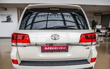 Toyota Land Cruiser 200, 2017 год, 6 598 000 рублей, 6 фотография