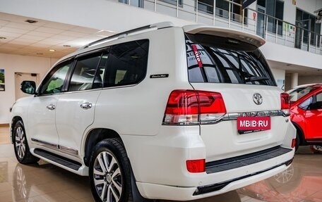 Toyota Land Cruiser 200, 2017 год, 6 598 000 рублей, 5 фотография