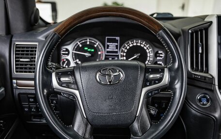 Toyota Land Cruiser 200, 2017 год, 6 598 000 рублей, 35 фотография