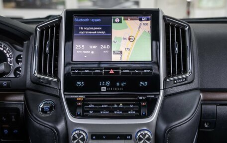 Toyota Land Cruiser 200, 2017 год, 6 598 000 рублей, 30 фотография