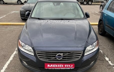 Volvo V70 III рестайлинг, 2013 год, 1 190 000 рублей, 1 фотография