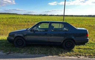 Volkswagen Vento, 1997 год, 135 000 рублей, 1 фотография