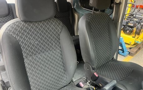 Renault Kangoo II рестайлинг, 2010 год, 587 000 рублей, 5 фотография