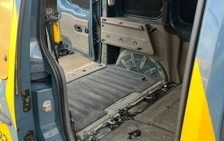 Renault Kangoo II рестайлинг, 2010 год, 587 000 рублей, 11 фотография