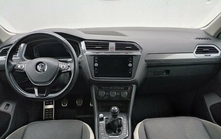 Volkswagen Tiguan II, 2019 год, 1 889 000 рублей, 12 фотография