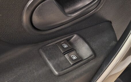 Renault Logan II, 2015 год, 555 000 рублей, 11 фотография