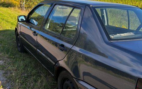 Volkswagen Vento, 1997 год, 135 000 рублей, 2 фотография