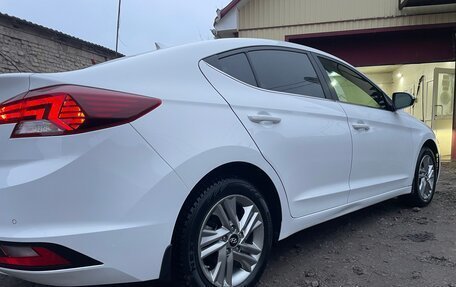 Hyundai Elantra VI рестайлинг, 2019 год, 2 100 000 рублей, 4 фотография