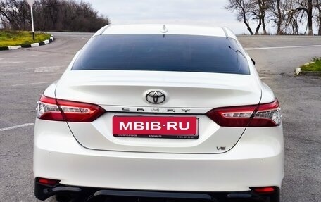 Toyota Camry, 2019 год, 3 980 000 рублей, 10 фотография