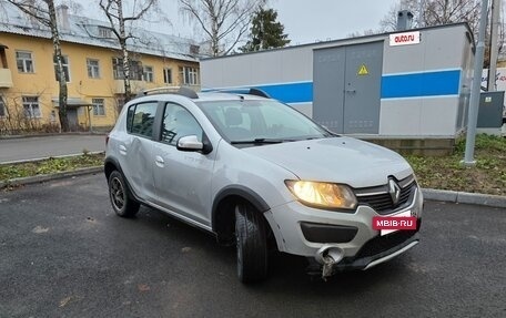 Renault Sandero II рестайлинг, 2016 год, 700 000 рублей, 2 фотография