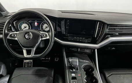 Volkswagen Touareg III, 2019 год, 4 645 000 рублей, 12 фотография