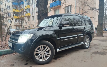 Mitsubishi Pajero IV, 2013 год, 2 050 000 рублей, 2 фотография