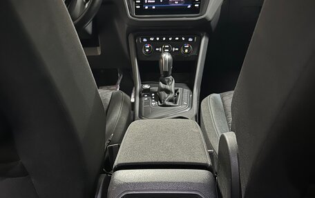 Volkswagen Tiguan II, 2020 год, 2 900 000 рублей, 16 фотография