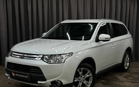 Mitsubishi Outlander III рестайлинг 3, 2014 год, 1 299 999 рублей, 1 фотография