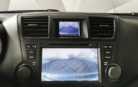 Toyota Highlander III, 2013 год, 21 фотография