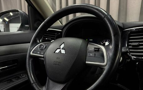 Mitsubishi Outlander III рестайлинг 3, 2014 год, 1 299 999 рублей, 11 фотография