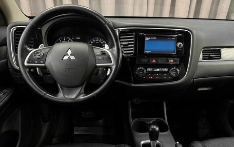 Mitsubishi Outlander III рестайлинг 3, 2014 год, 1 299 999 рублей, 9 фотография