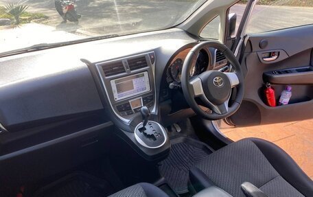 Toyota Ractis II, 2011 год, 850 000 рублей, 8 фотография