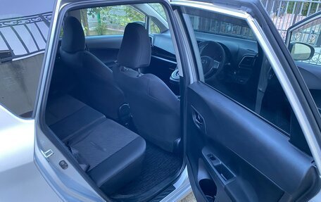 Toyota Ractis II, 2011 год, 850 000 рублей, 13 фотография