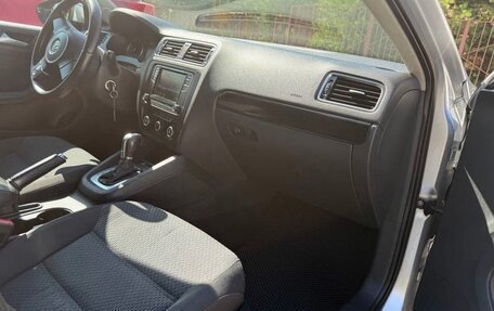 Volkswagen Jetta VI, 2013 год, 950 000 рублей, 5 фотография