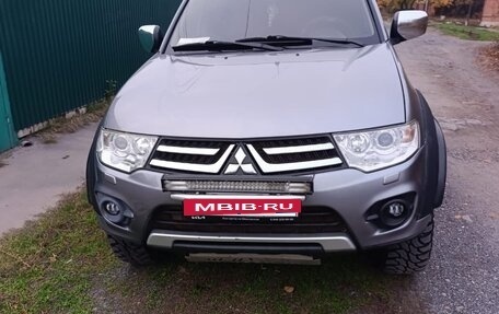 Mitsubishi L200 IV рестайлинг, 2014 год, 2 090 000 рублей, 4 фотография