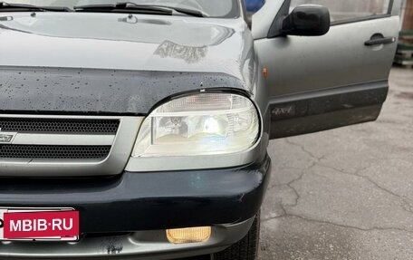 Chevrolet Niva I рестайлинг, 2005 год, 215 000 рублей, 2 фотография