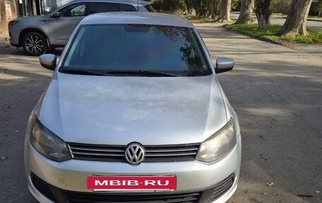 Volkswagen Polo VI (EU Market), 2012 год, 600 000 рублей, 2 фотография