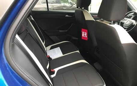 Volkswagen T-Roc I, 2018 год, 3 299 000 рублей, 8 фотография