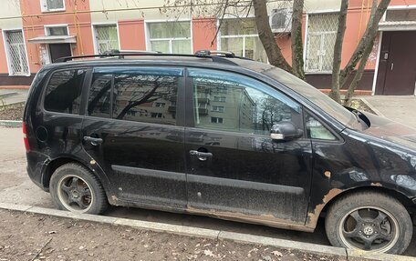 Volkswagen Touran III, 2004 год, 350 000 рублей, 4 фотография