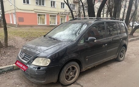 Volkswagen Touran III, 2004 год, 350 000 рублей, 3 фотография