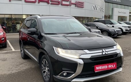Mitsubishi Outlander III рестайлинг 3, 2018 год, 1 950 000 рублей, 1 фотография