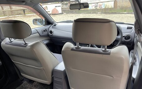 Nissan Avenir II, 2001 год, 980 000 рублей, 24 фотография