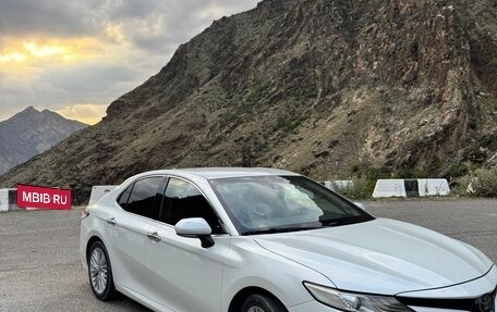 Toyota Camry, 2019 год, 2 550 000 рублей, 4 фотография