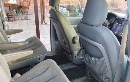 Chrysler Town & Country IV, 2005 год, 990 000 рублей, 16 фотография