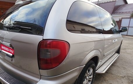 Chrysler Town & Country IV, 2005 год, 990 000 рублей, 6 фотография