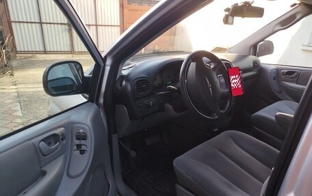 Chrysler Town & Country IV, 2005 год, 990 000 рублей, 13 фотография