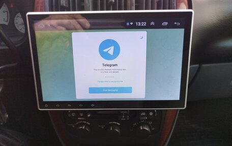 Chrysler Town & Country IV, 2005 год, 990 000 рублей, 38 фотография