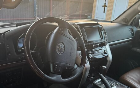 Toyota Land Cruiser 200, 2015 год, 4 400 000 рублей, 7 фотография