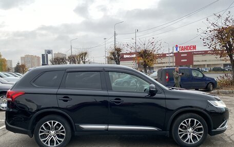 Mitsubishi Outlander III рестайлинг 3, 2018 год, 1 950 000 рублей, 3 фотография