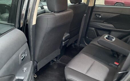 Mitsubishi Outlander III рестайлинг 3, 2018 год, 1 950 000 рублей, 8 фотография