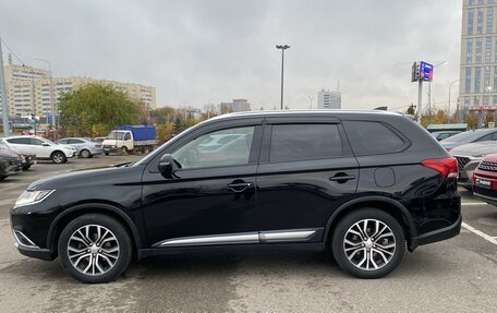 Mitsubishi Outlander III рестайлинг 3, 2018 год, 1 950 000 рублей, 15 фотография