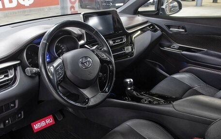 Toyota C-HR I рестайлинг, 2019 год, 2 349 000 рублей, 16 фотография