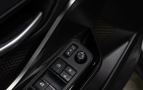 Toyota C-HR I рестайлинг, 2019 год, 2 349 000 рублей, 22 фотография