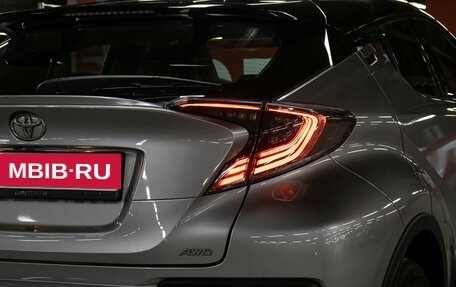 Toyota C-HR I рестайлинг, 2019 год, 2 349 000 рублей, 24 фотография