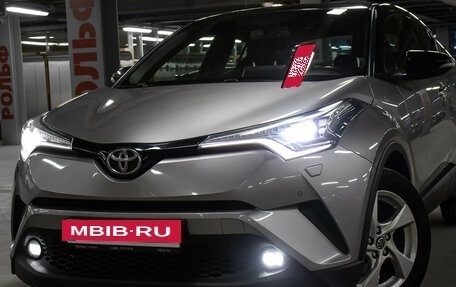 Toyota C-HR I рестайлинг, 2019 год, 2 349 000 рублей, 23 фотография