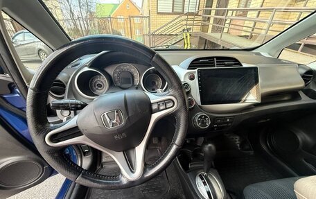 Honda Fit III, 2008 год, 700 000 рублей, 8 фотография