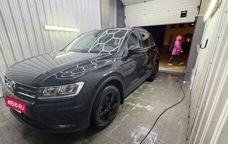 Volkswagen Tiguan II, 2019 год, 3 350 000 рублей, 4 фотография