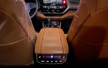 Toyota Highlander, 2025 год, 6 310 000 рублей, 12 фотография